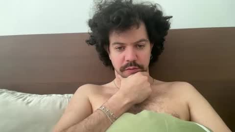 Snapshot of tyleruzi chatting on December 10, 2024, 4:49 pm Tyleruzi online show from December 10, 2024, 4:49 pm