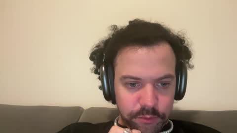 Snapshot of tyleruzi chatting on December 11, 2024, 10:27 pm Tyleruzi online show from December 11, 2024, 10:27 pm
