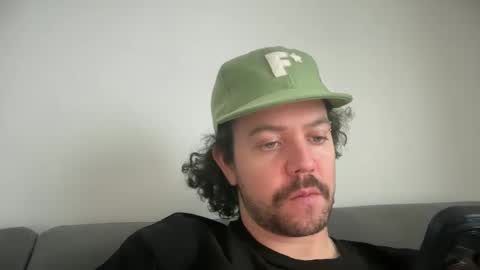 Snapshot of tyleruzi chatting on February 5, 2025, 9:07 pm Tyleruzi online show from February 5, 2025, 9:07 pm