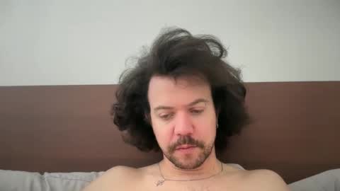Snapshot of tyleruzi chatting on February 6, 2025, 4:36 pm Tyleruzi online show from February 6, 2025, 4:36 pm