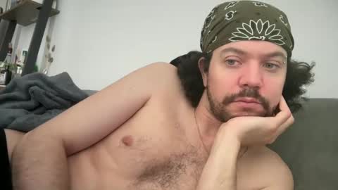 Snapshot of tyleruzi chatting on February 11, 2025, 4:46 pm Tyleruzi online show from February 11, 2025, 4:46 pm
