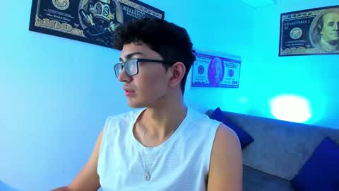 Snapshot of tylerwhiite_ chatting on December 29, 2024, 2:49 am   online show from December 29, 2024, 2:49 am