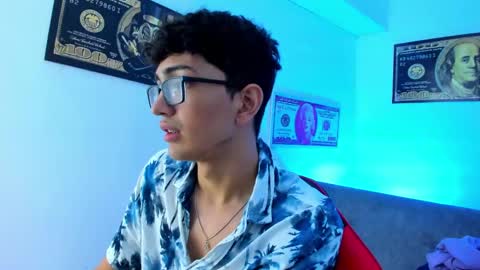 Snapshot of tylerwhiite_ chatting on December 30, 2024, 3:03 am   online show from December 30, 2024, 3:03 am