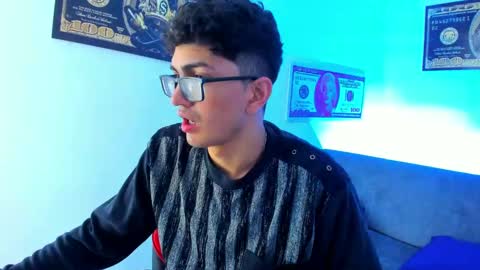 Snapshot of tylerwhiite_ chatting on January 7, 2025, 2:53 am   online show from January 7, 2025, 2:53 am