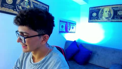 Snapshot of tylerwhiite_ chatting on January 8, 2025, 5:59 am   online show from January 8, 2025, 5:59 am