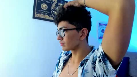 Snapshot of tylerwhiite_ chatting on January 11, 2025, 6:24 am   online show from January 11, 2025, 6:24 am