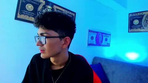 Snapshot of tylerwhiite_ chatting on January 12, 2025, 6:17 am   online show from January 12, 2025, 6:17 am