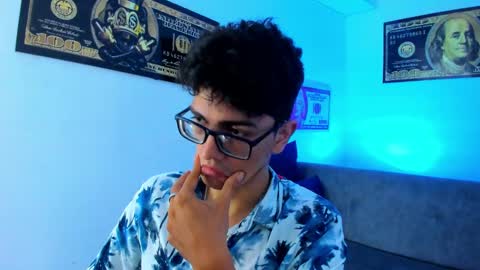 Snapshot of tylerwhiite_ chatting on January 13, 2025, 6:27 am   online show from January 13, 2025, 6:27 am