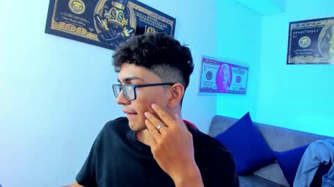 Snapshot of tylerwhiite_ chatting on January 17, 2025, 7:08 am   online show from January 17, 2025, 7:08 am