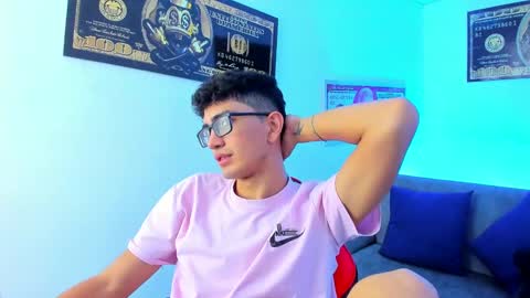 Snapshot of tylerwhiite_ chatting on January 18, 2025, 6:56 am   online show from January 18, 2025, 6:56 am