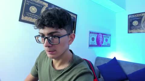 Snapshot of tylerwhiite_ chatting on January 22, 2025, 2:59 am   online show from January 22, 2025, 2:59 am
