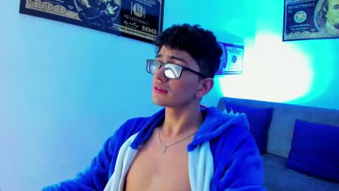Snapshot of tylerwhiite_ chatting on January 24, 2025, 6:35 am   online show from January 24, 2025, 6:35 am