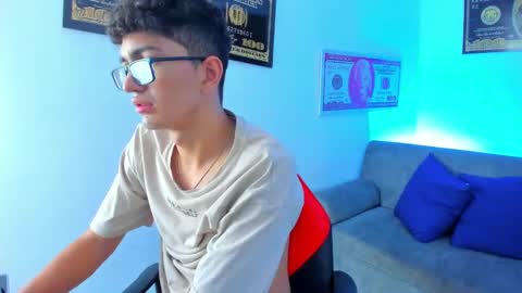 Snapshot of tylerwhiite_ chatting on January 25, 2025, 6:34 am   online show from January 25, 2025, 6:34 am