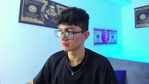 Snapshot of tylerwhiite_ chatting on January 29, 2025, 3:01 am   online show from January 29, 2025, 3:01 am