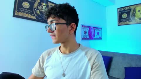 Snapshot of tylerwhiite_ chatting on February 2, 2025, 2:59 am   online show from February 2, 2025, 2:59 am
