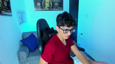 Snapshot of tylerwhiite_ chatting on February 7, 2025, 3:12 am   online show from February 7, 2025, 3:12 am