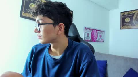 Snapshot of tylerwhiite_ chatting on February 11, 2025, 2:57 am   online show from February 11, 2025, 2:57 am