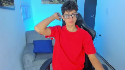 Snapshot of tylerwhiite_ chatting on February 15, 2025, 3:09 am   online show from February 15, 2025, 3:09 am