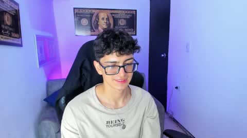 Snapshot of tylerwhiite_ chatting on February 26, 2025, 2:59 am   online show from February 26, 2025, 2:59 am