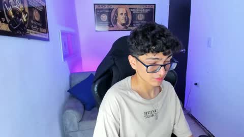 Snapshot of tylerwhiite_ chatting on February 26, 2025, 6:04 am   online show from February 26, 2025, 6:04 am