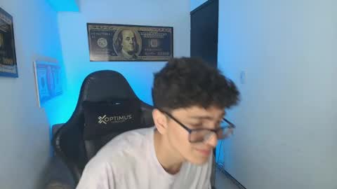 Snapshot of tylerwhiite_ chatting on February 27, 2025, 6:29 am   online show from February 27, 2025, 6:29 am