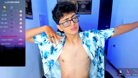 Snapshot of tylerwhiite_ chatting on March 5, 2025, 5:40 am   online show from March 5, 2025, 5:40 am