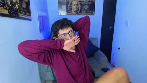 Snapshot of tylerwhiite_ chatting on March 7, 2025, 9:29 am   online show from March 7, 2025, 9:29 am