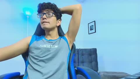 Snapshot of tylerwhiite_ chatting on September 9, 2025, 4:45 am   online show from September 9, 2025, 4:45 am
