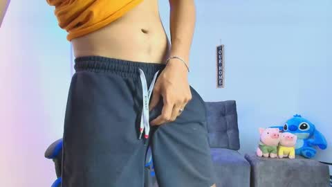 Snapshot of tylerwhiite_ chatting on September 16, 2025, 2:07 pm   online show from September 16, 2025, 2:07 pm