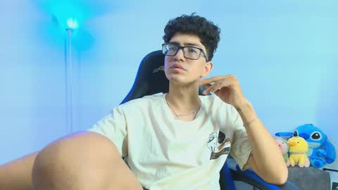 Snapshot of tylerwhiite_ chatting on October 9, 2025, 6:22 am   online show from October 9, 2025, 6:22 am