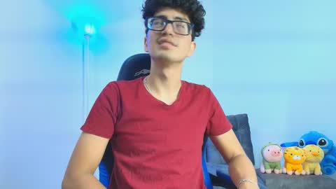 Snapshot of tylerwhiite_ chatting on October 26, 2025, 6:36 pm   online show from October 26, 2025, 6:36 pm