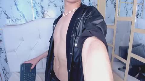 Tylhugedoom online show from January 22, 2025, 5:17 pm