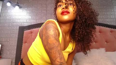 Snapshot of tylla_ chatting on February 27, 2025, 11:59 pm online show from February 27, 2025, 11:59 pm