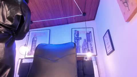       online show from October 2, 2025, 4:08 am