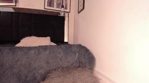       online show from November 8, 2025, 7:45 pm