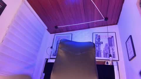       online show from December 4, 2025, 3:38 am