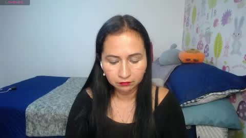 Snapshot of tyna_b chatting on June 27, 2026, 12:59 am Tyna online show from June 27, 2026, 12:59 am