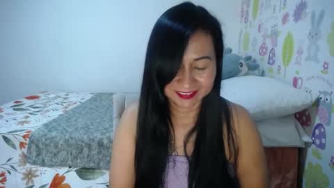 Snapshot of tyna_b chatting on July 6, 2026, 3:58 pm Tyna online show from July 6, 2026, 3:58 pm