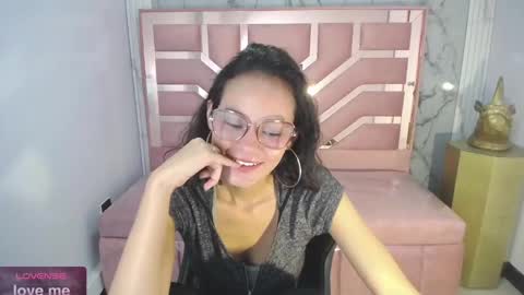 TYNA  online show from February 4, 2025, 5:01 pm