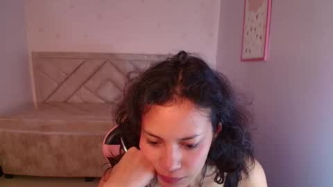 TYNA  online show from September 10, 2025, 4:29 pm