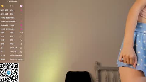 Snapshot of tyty_pupu chatting on June 18, 2026, 8:02 pm Christine 3 Next broadcast tomorrow at 2100 GMT 5 online show from June 18, 2026, 8:02 pm