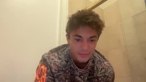 tyy0ung online show from May 17, 2026, 10:50 pm