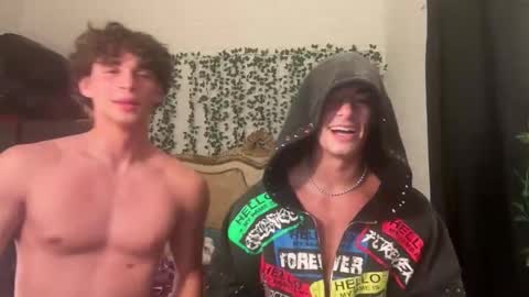 tyy0ung online show from May 19, 2026, 11:33 pm