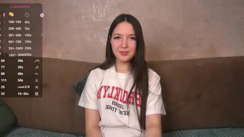 Lili online show from February 9, 2025, 10:42 am