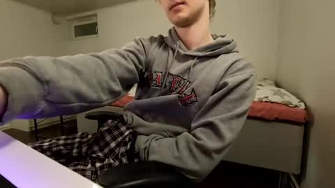 uijiujui online show from July 28, 2026, 8:12 pm
