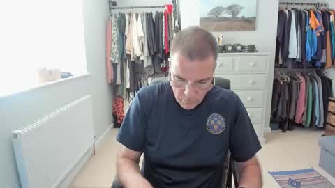 ukmarriedgay online show from May 26, 2026, 8:43 am