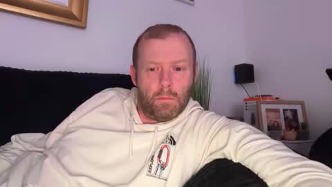 ukmatty3 online show from June 7, 2026, 12:15 am