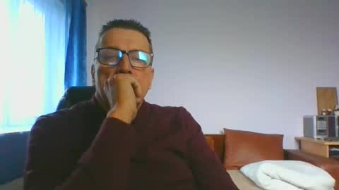 Snapshot of ulmeni4 chatting on December 4, 2024, 8:12 am ulmeni4 online show from December 4, 2024, 8:12 am