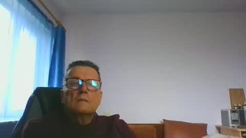 Snapshot of ulmeni4 chatting on December 4, 2024, 11:19 am ulmeni4 online show from December 4, 2024, 11:19 am