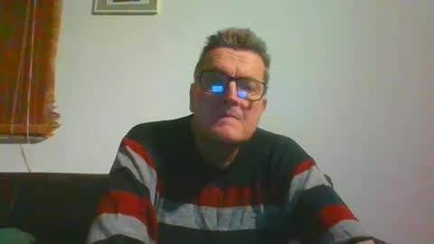 Snapshot of ulmeni4 chatting on December 29, 2024, 8:15 pm ulmeni4 online show from December 29, 2024, 8:15 pm